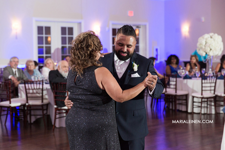 groom and mom dance